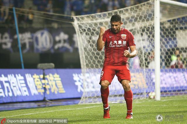 这也不怪他孤陋寡闻，主要是燕京叶家虽然出名，但是叶家的直系成员为了人身安全，都很少在公众视野中露面。